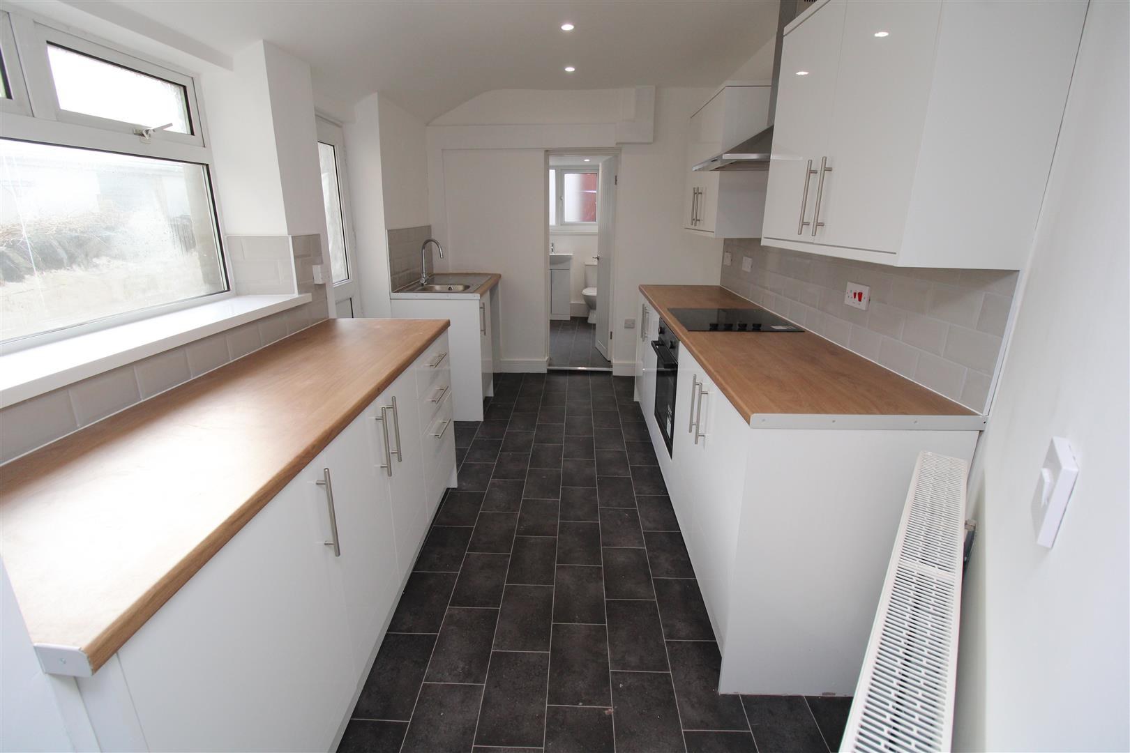 House - Terraced For Rent Wern Crescent