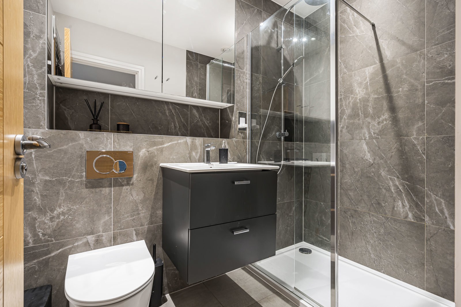 Consort Drive, Leatherhead, Surrey, KT22, photo 8