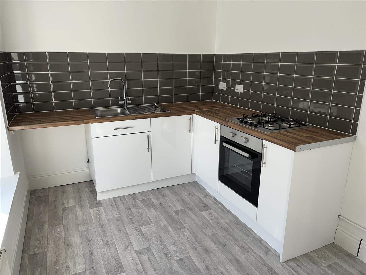 Flat For Rent Llewellyn Street