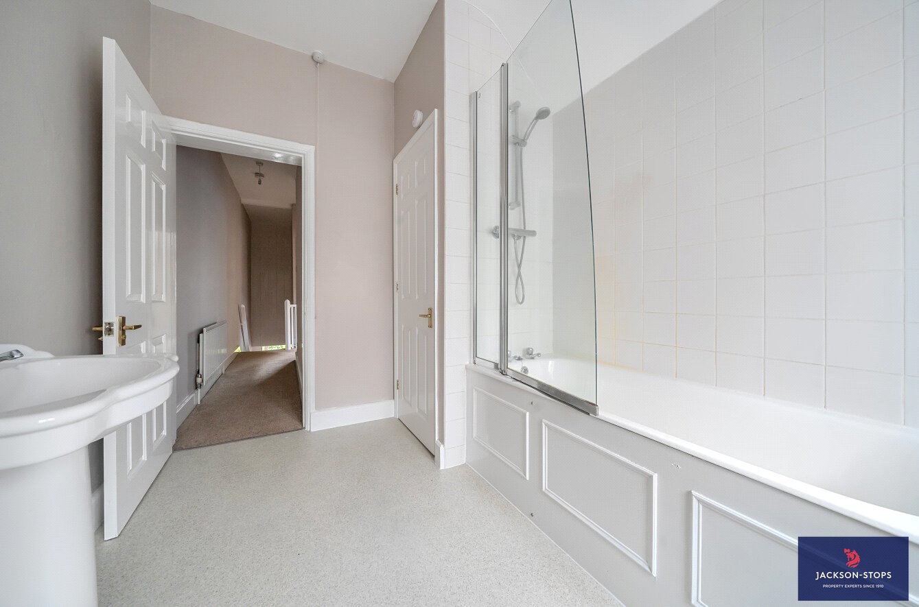 Dukes Cottages, Watling Street, Little Brickhill, Buckinghamshire, MK17, photo 9