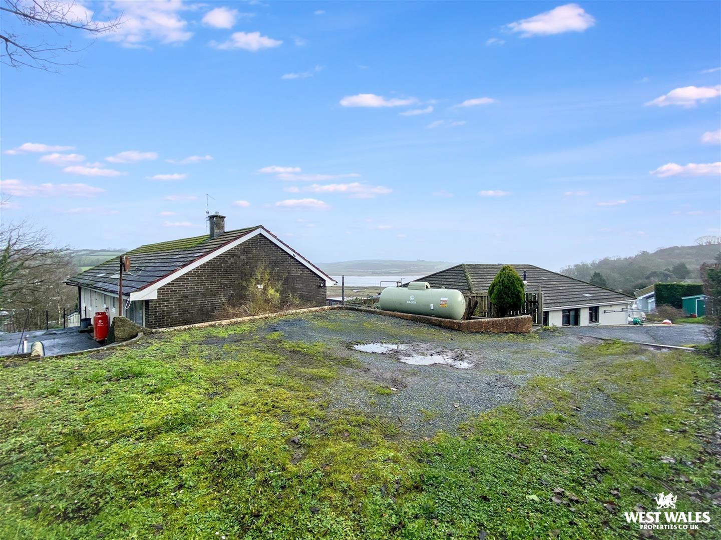 Stoneway Road, Laugharne, Carmarthen, photo 29