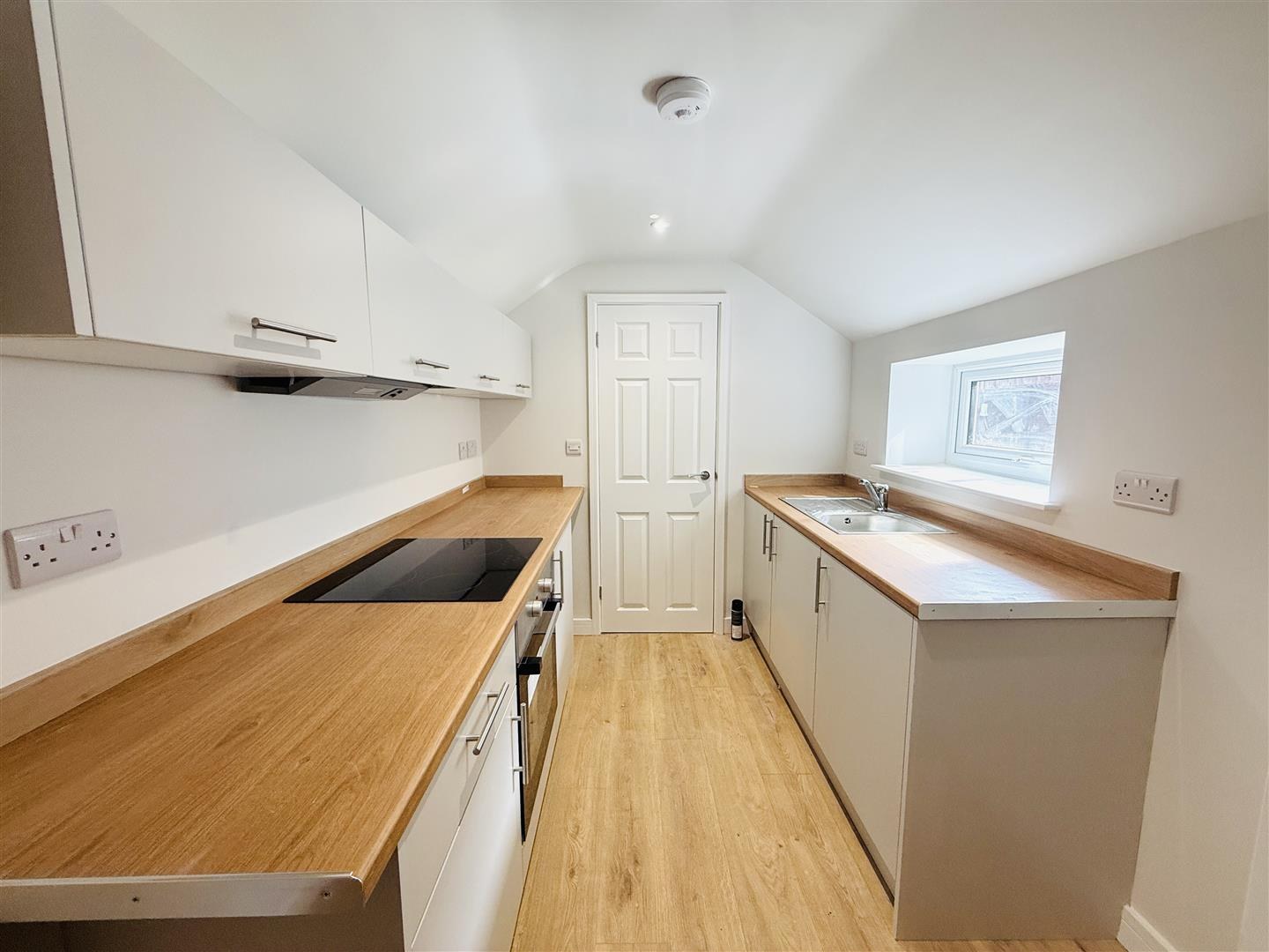 flat to rent in Market Place