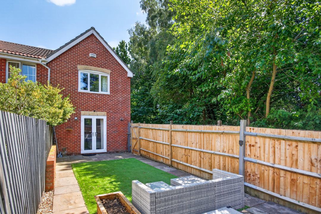 Hopper Vale, Bracknell, RG12