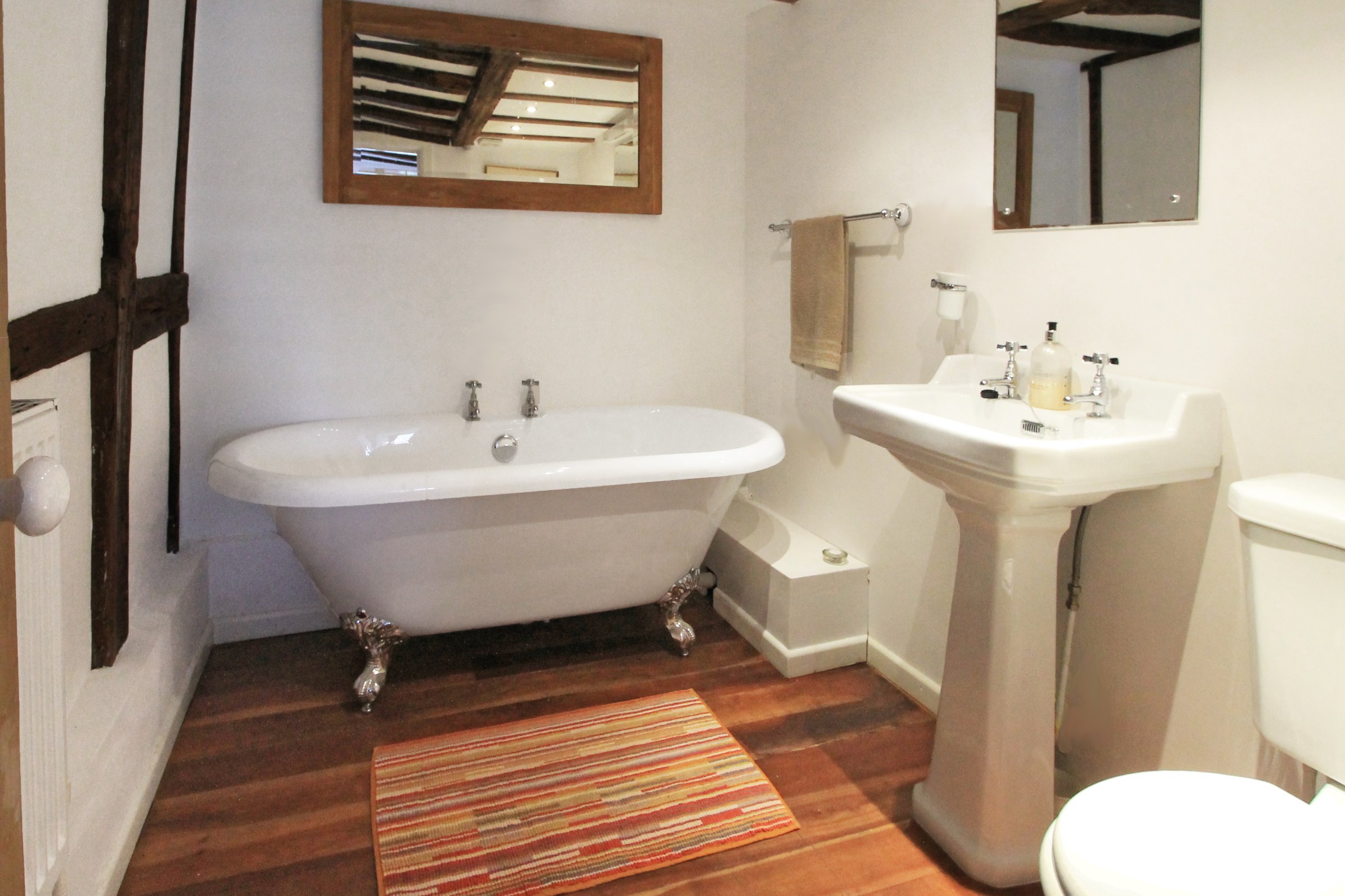 Beautiful, character, top floor flat in the centre of Ticehurst, photo 11