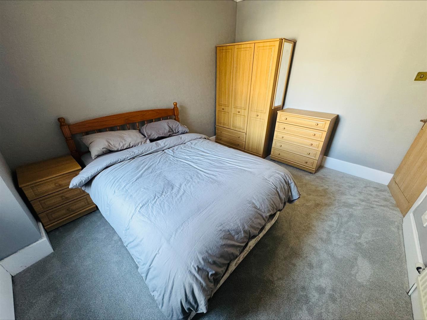Coldstream Street, Llanelli, photo 6