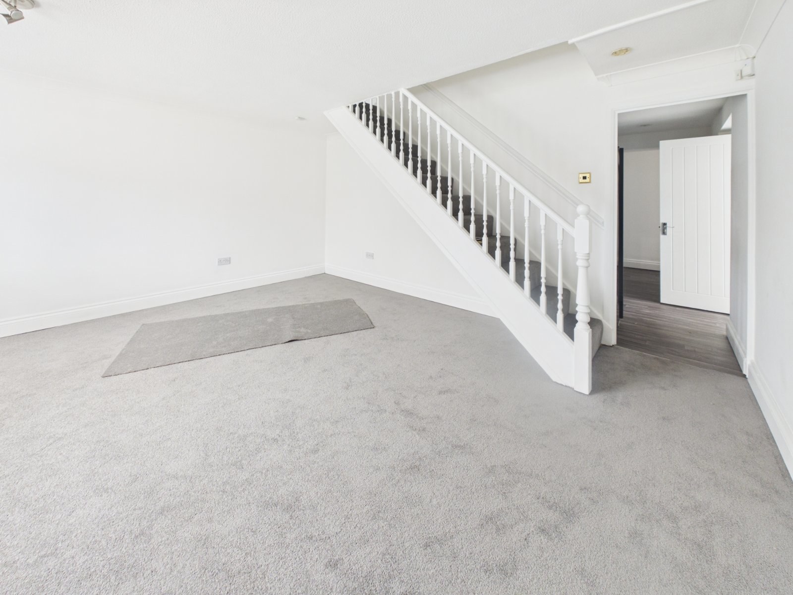 Vicarage Way, Colnbrook, Berkshire, SL3, photo 4