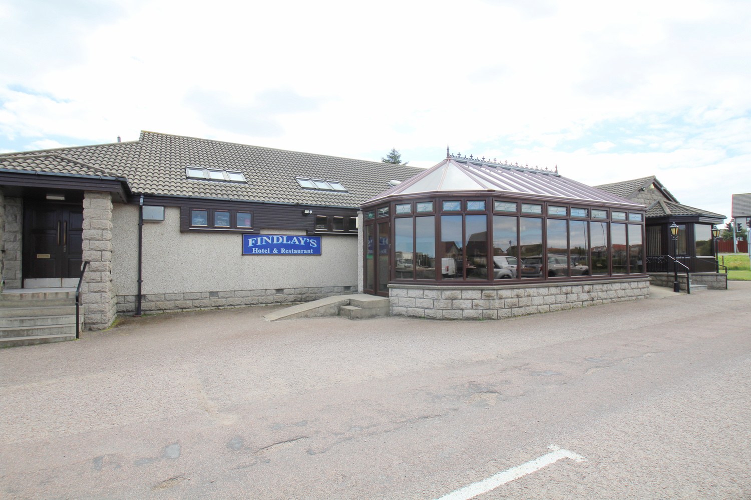 Findlays Bar & Restaurant Smiddyhill Road