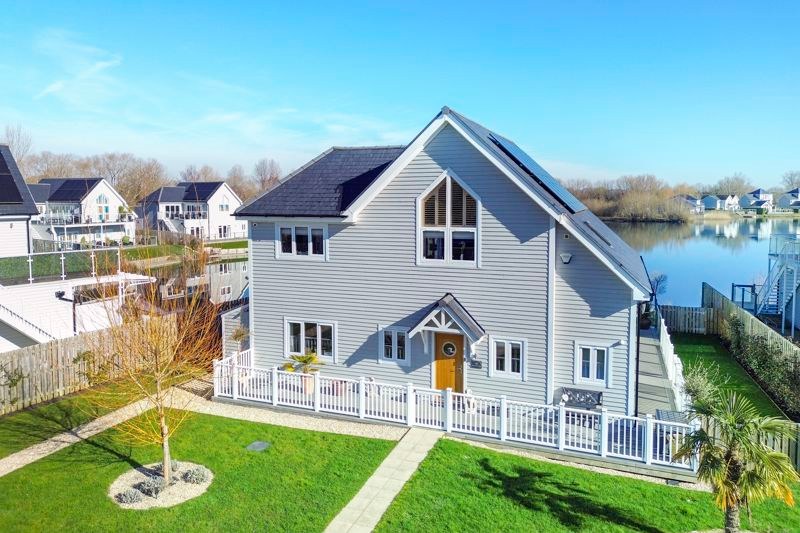 Summer Lake, South Cerney, Cirencester, Gloucestershire, GL7 5LW