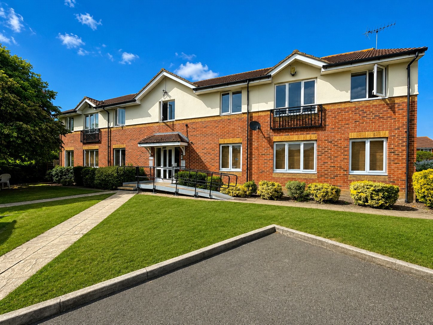 Pacific Close, Feltham, Greater London, TW14