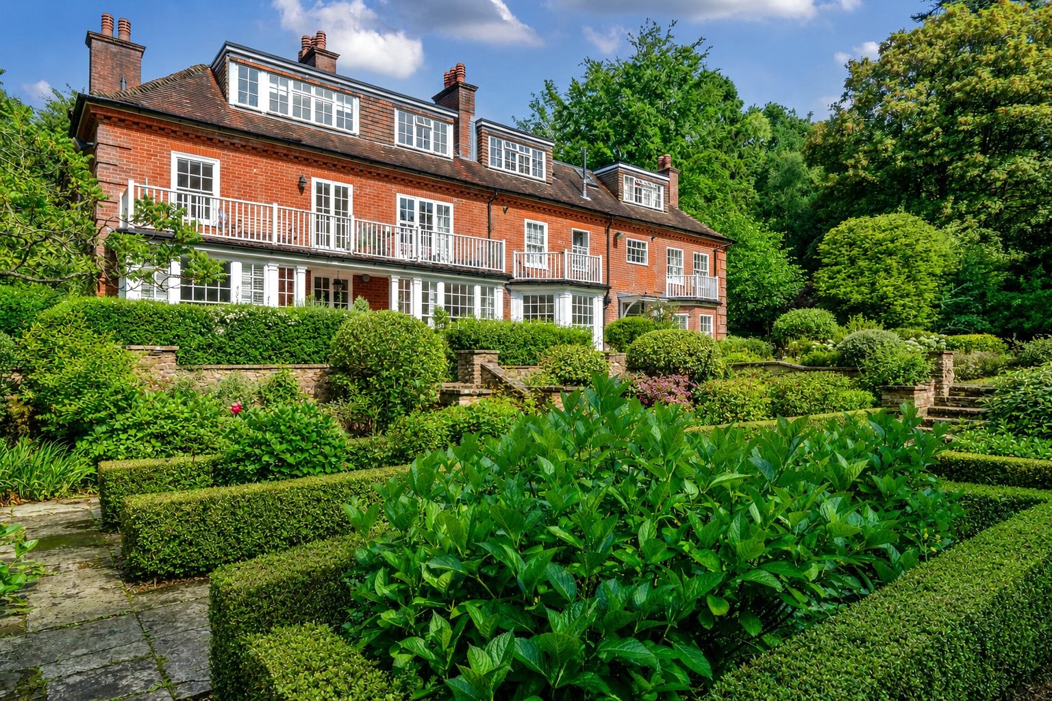 Farnham Lane