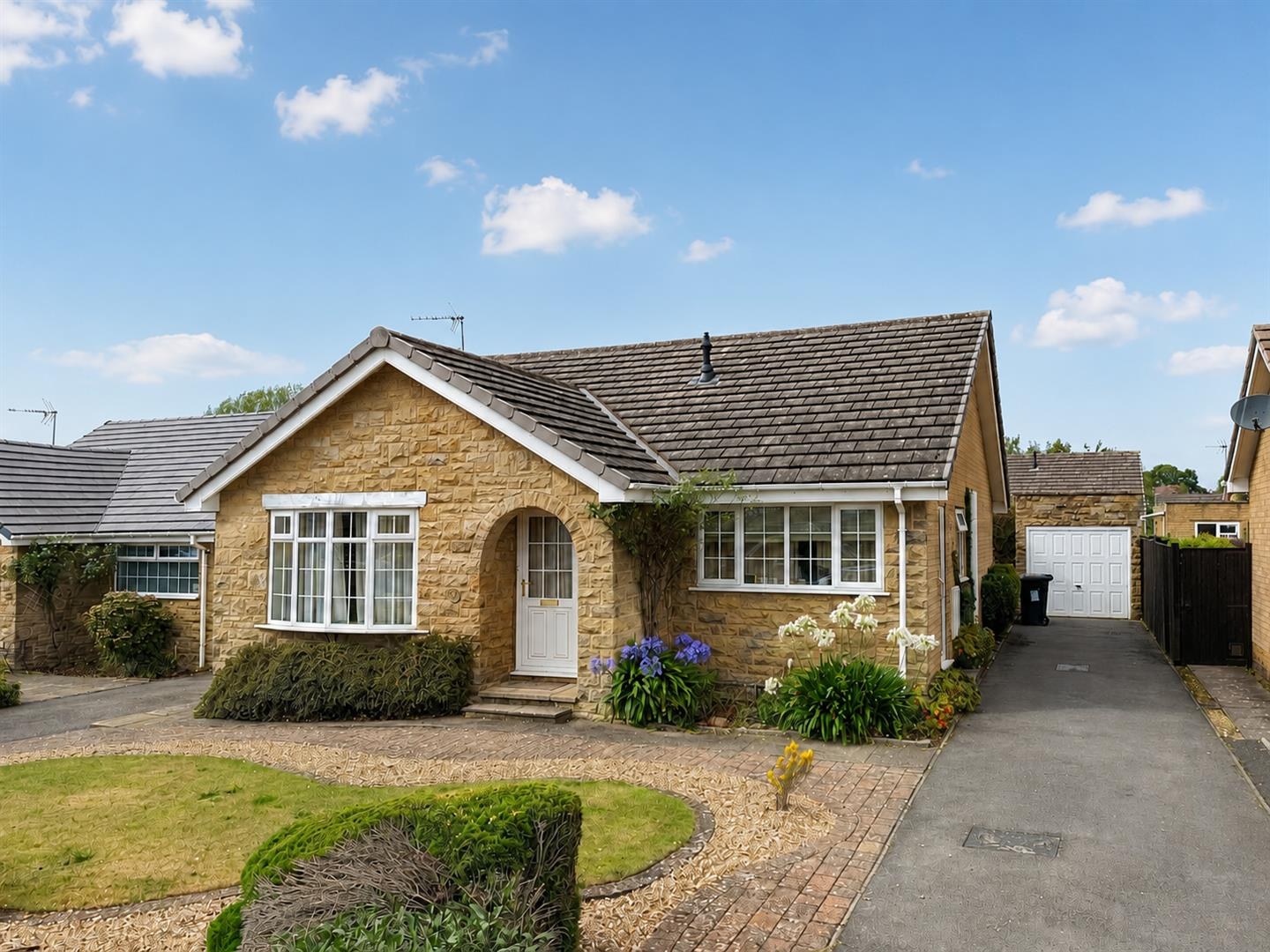 3 bed detached for sale in Rossett Garth, Harrogate