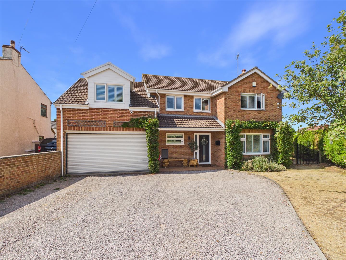 Crescentdale, Longford, Gloucester