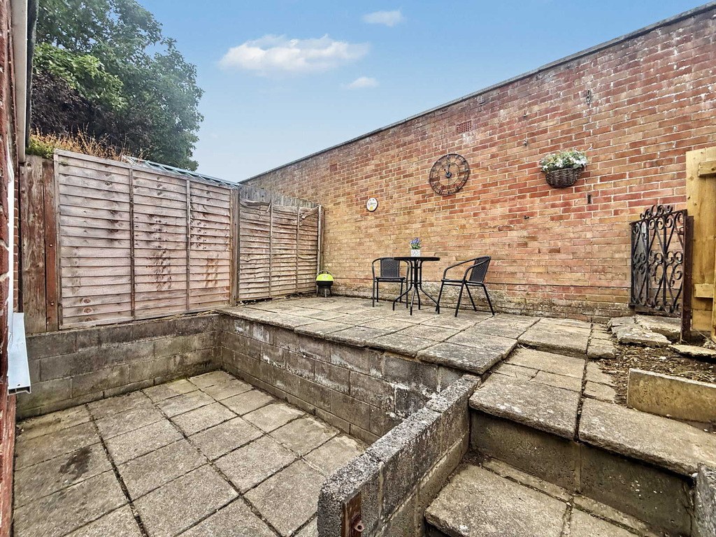 Balmoral Road, Yeovil, Somerset - No Chain, photo 16