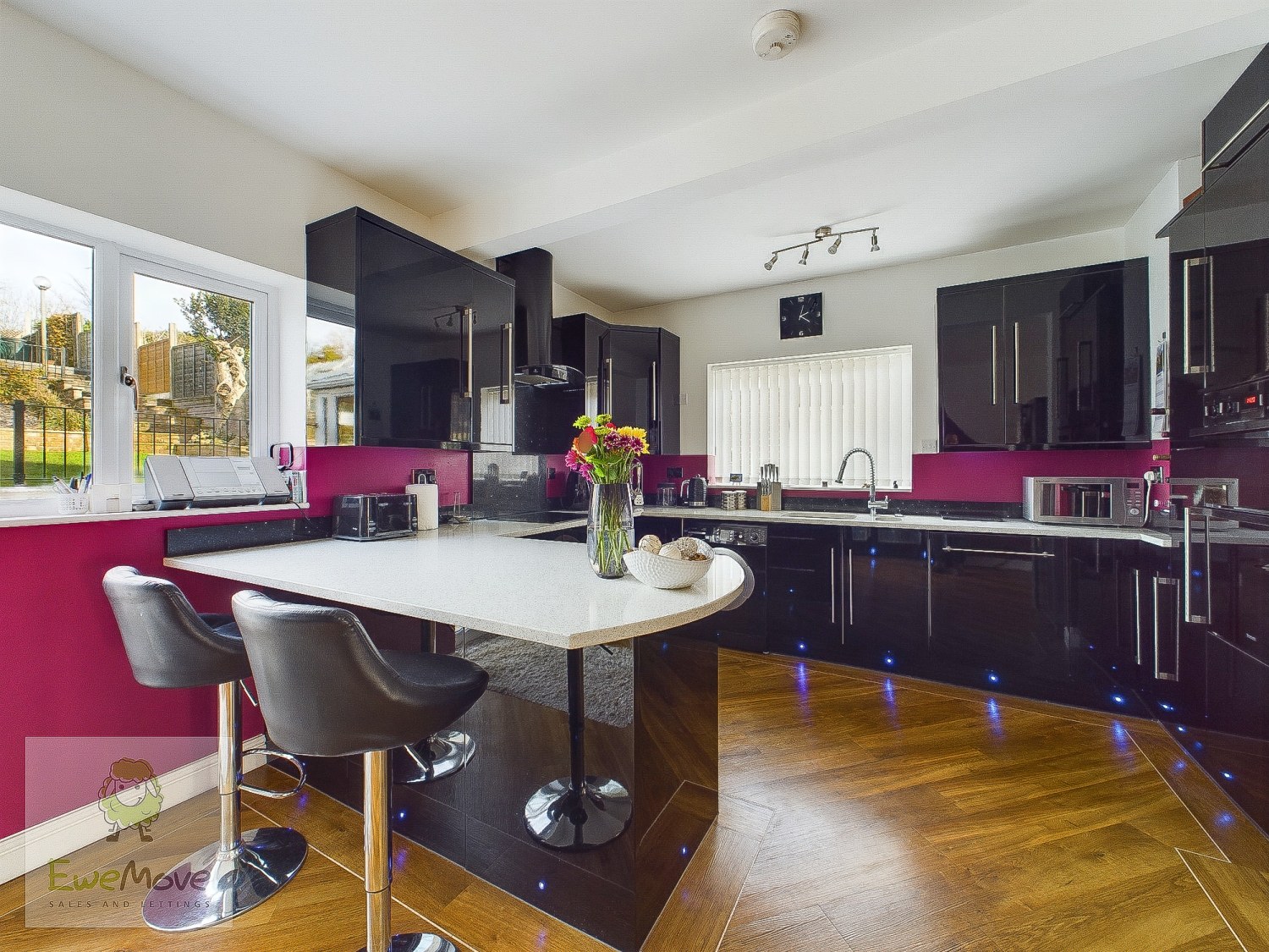 Broom Hill Road, Strood, Rochester, ME2 3LG, photo 2