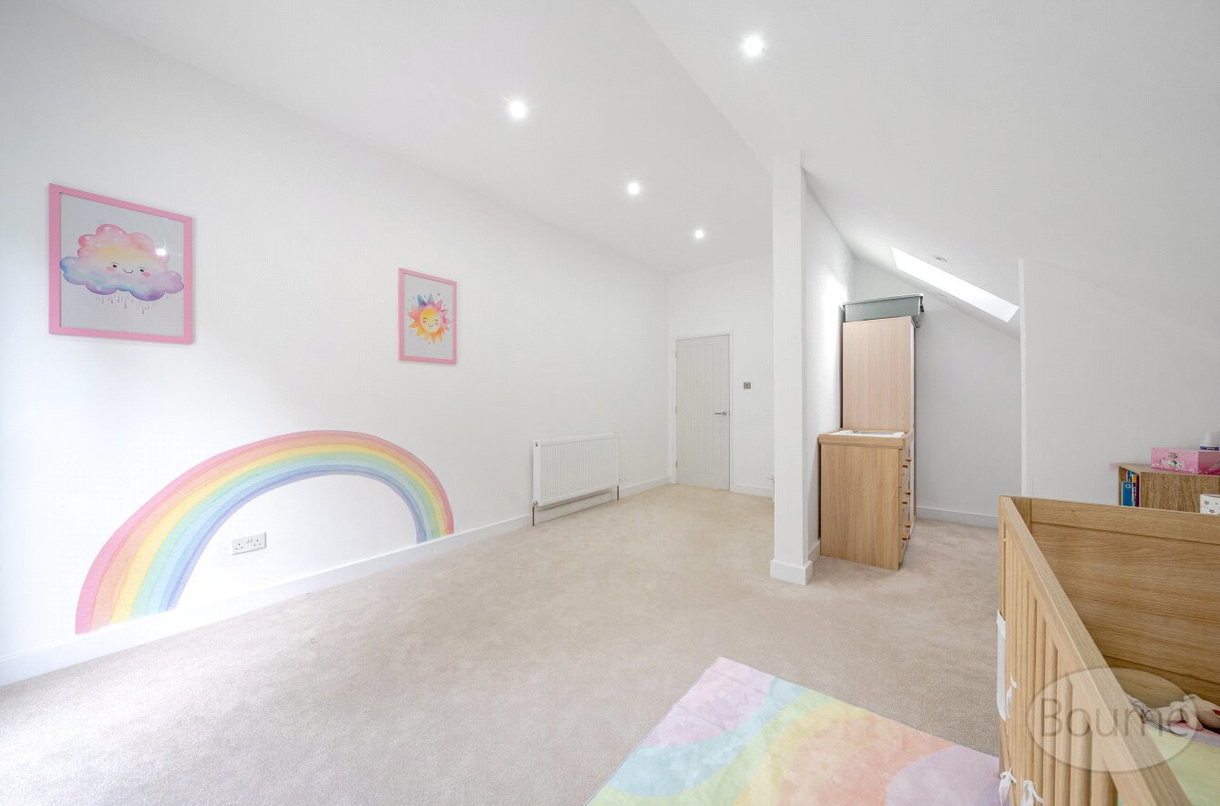 Lower Guildford Road, Knaphill, Woking, Surrey, GU21, photo 17