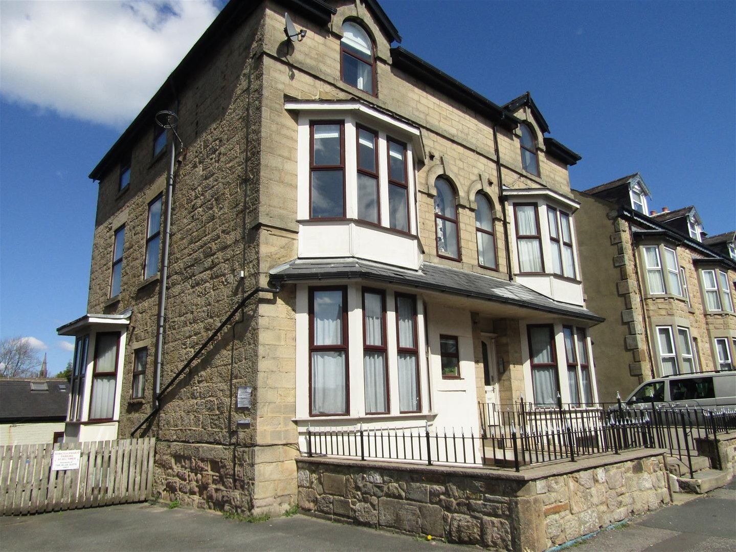 2 bed flat for sale in Cheltenham Mount, Harrogate