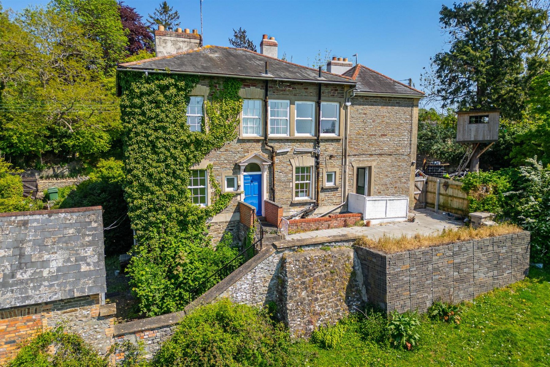 X HOUSES