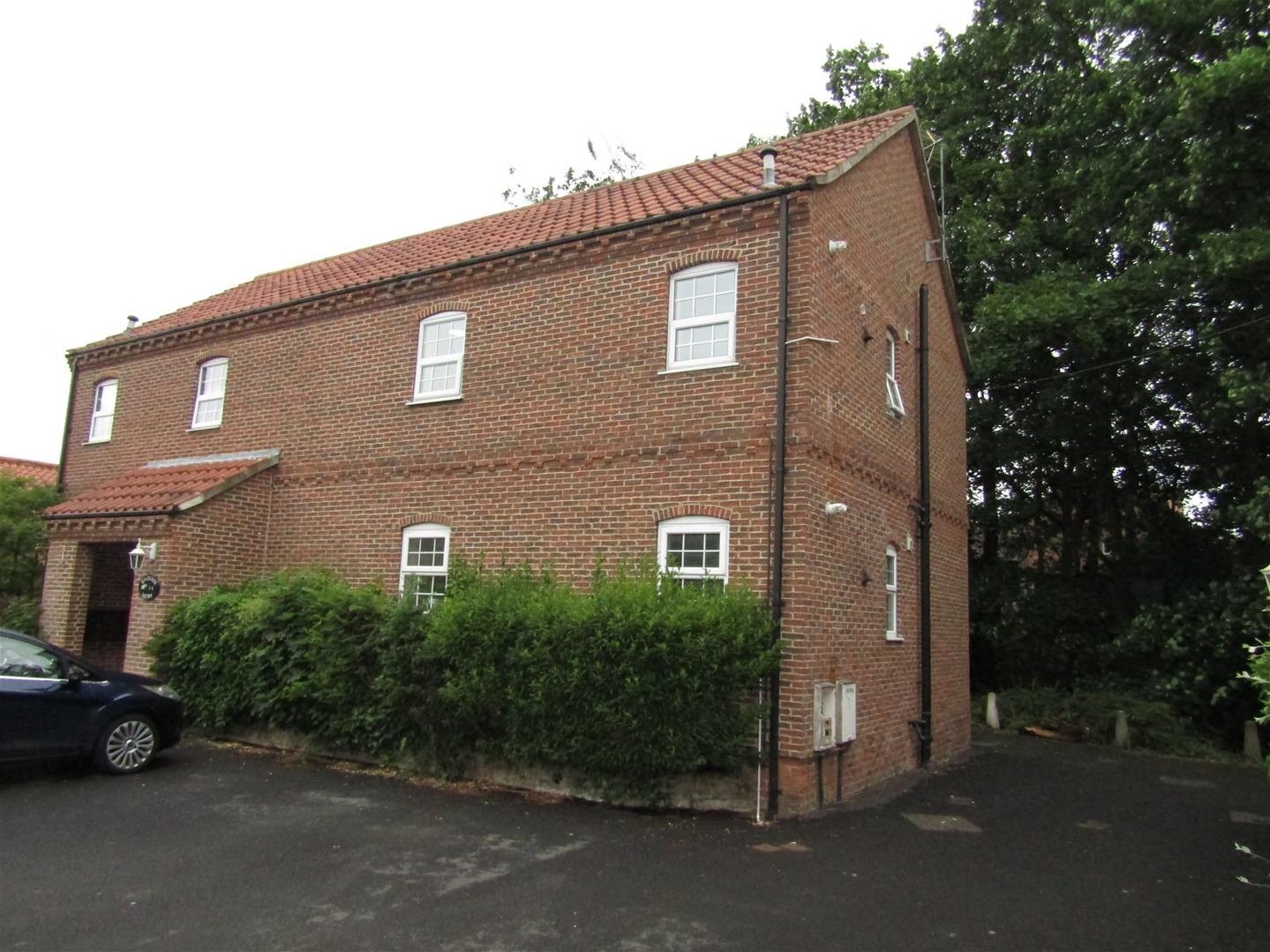 Riverside Mews