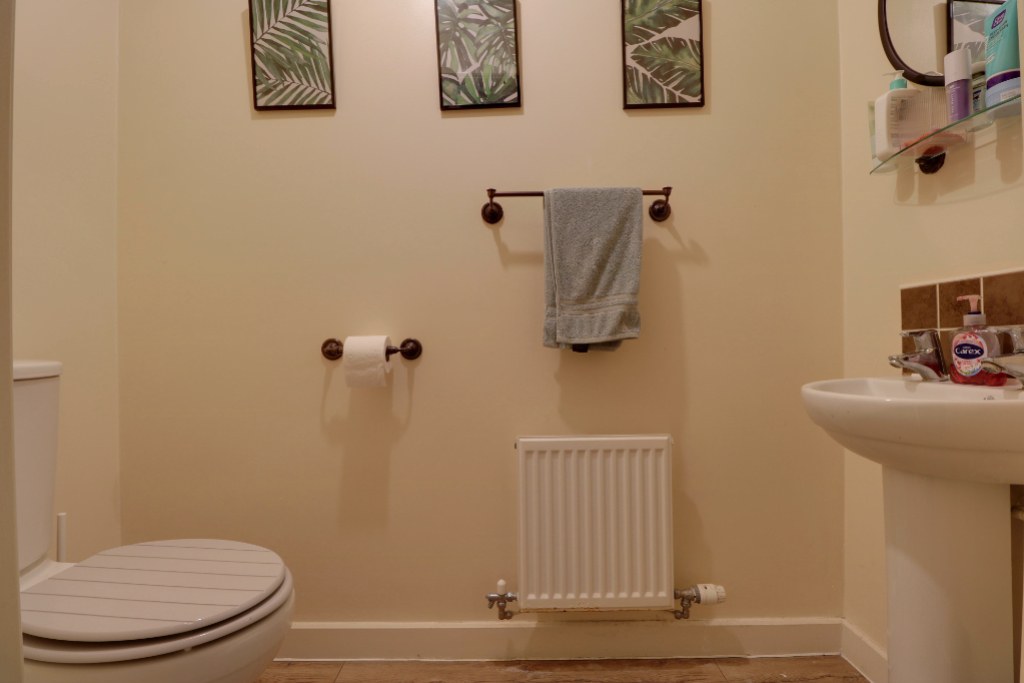 Watt Ave, Colsterworth, Lincs, photo 5