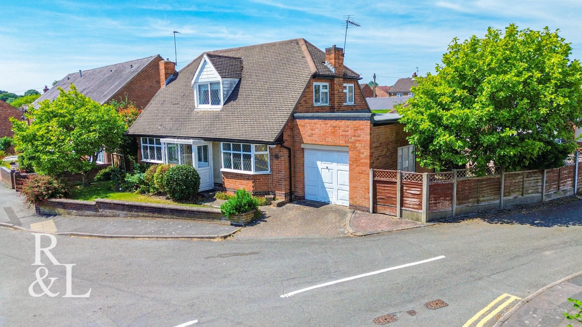 3 Bed House - Detached For Sale Rowena Drive