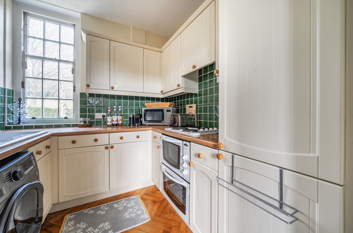 Old Lane, Dockenfield, Farnham, Surrey, GU10, photo 4