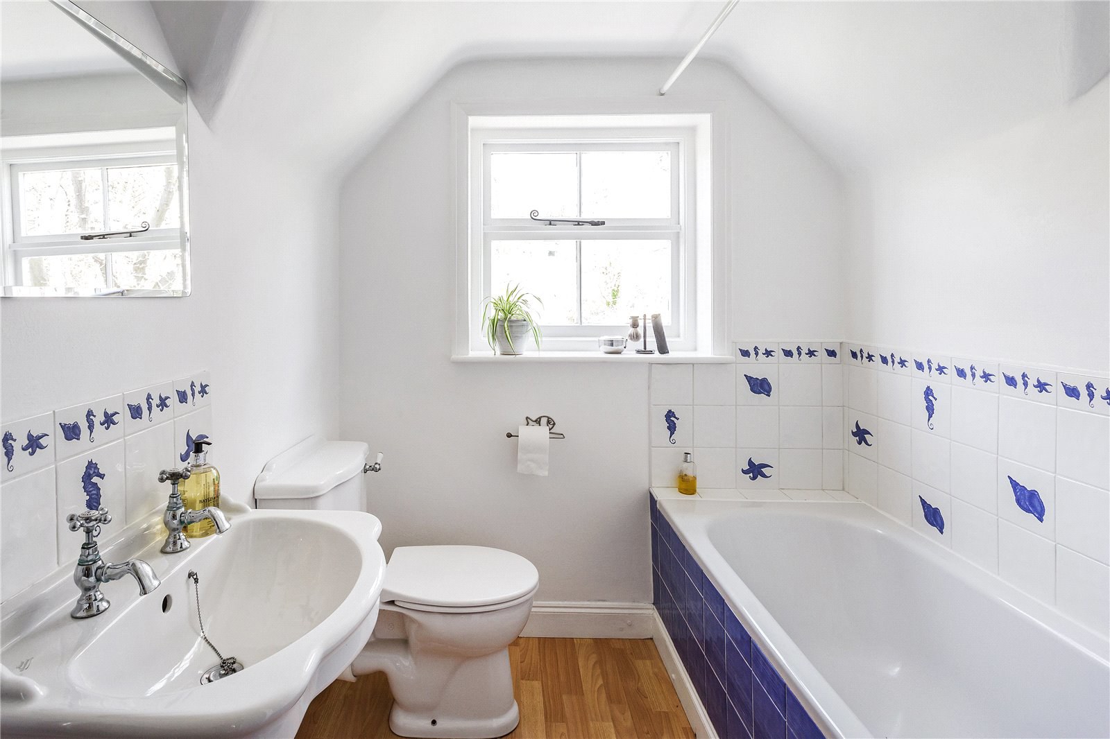 Laurel Grove, Wrecclesham, Farnham, Surrey, GU10, photo 15