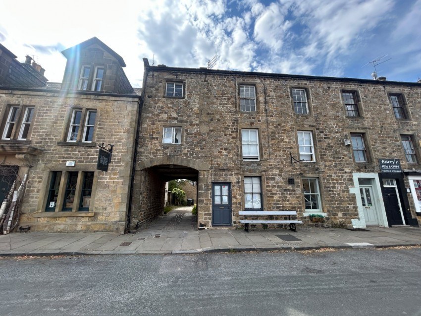 Home to rent in Market Place, Masham