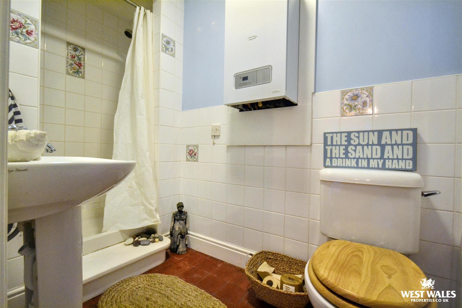 Glanymor Road, Goodwick, photo 16