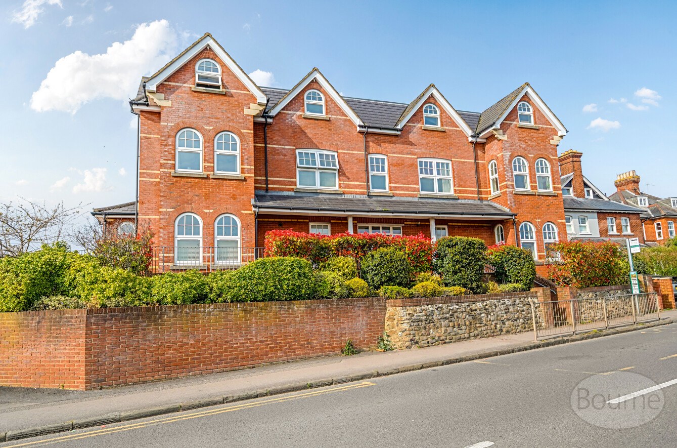 Hale Road, Farnham, Surrey, GU9
