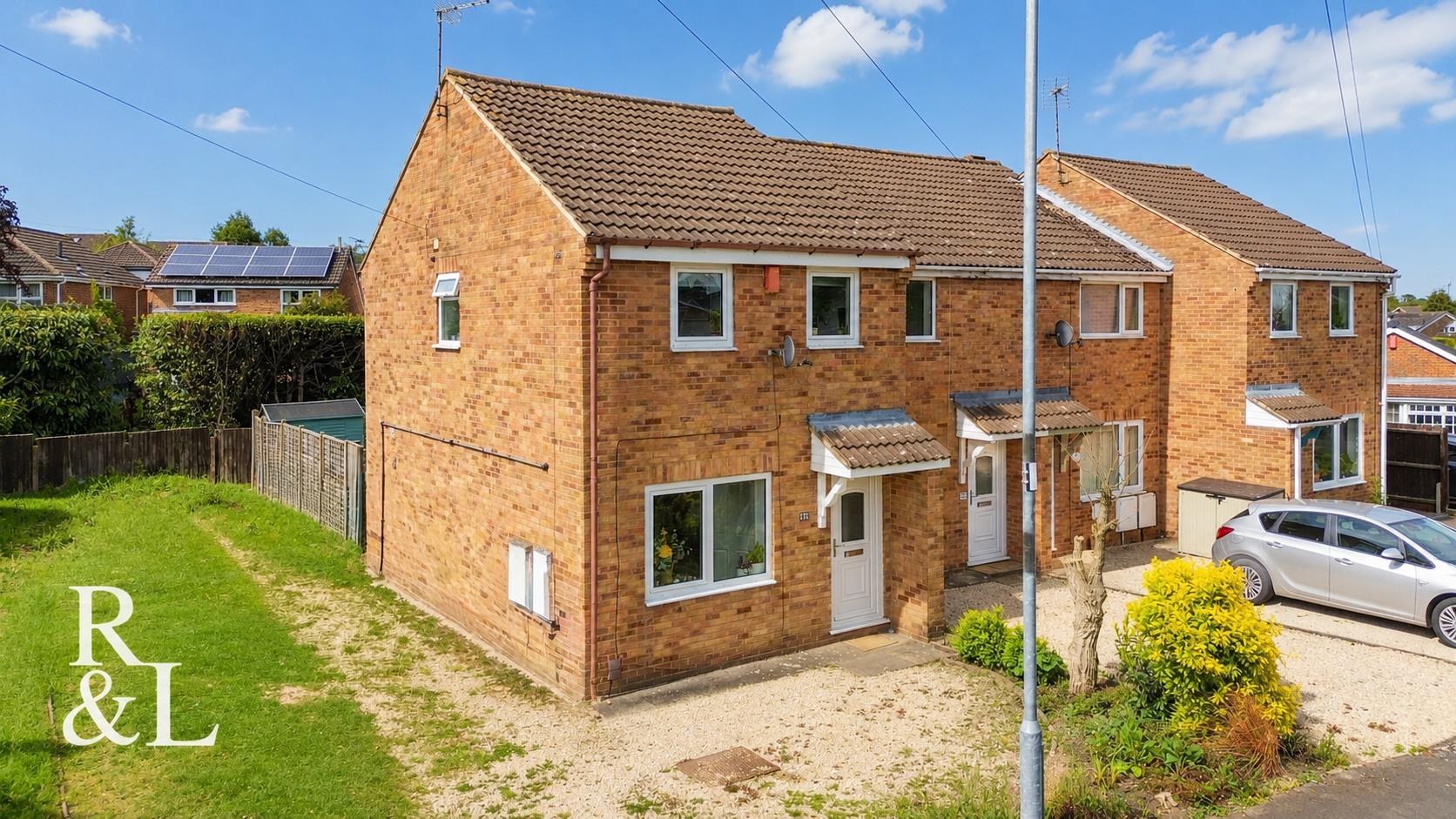 3 Bed House - End Terrace For Sale Saxon Way