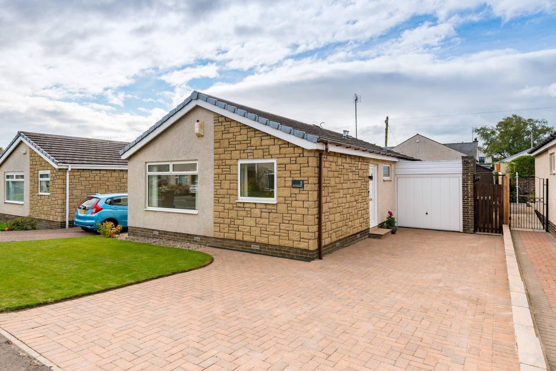 Weir Crescent