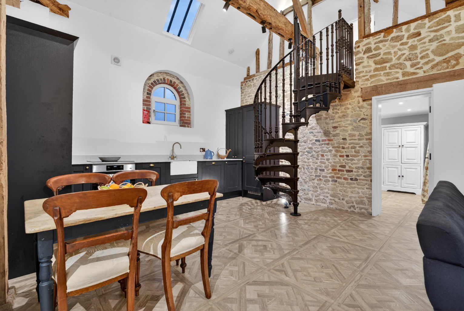 The Rookery Farm, The Street, Frensham, Farnham, Surrey, photo 10