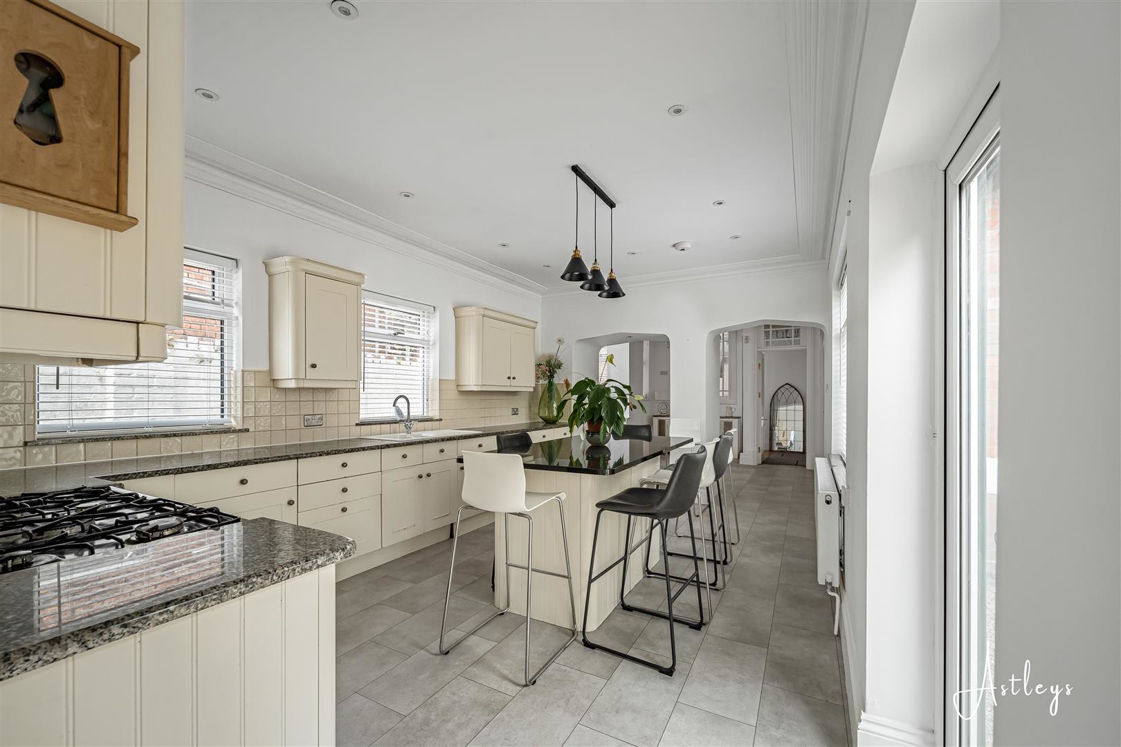 Uplands Crescent, Uplands, Swansea, photo 2