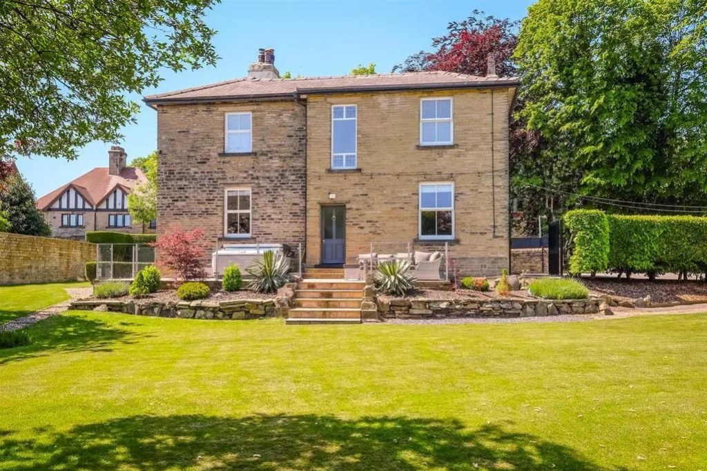 The Mount, Lightcliffe Road, Brighouse, HD6, photo 3