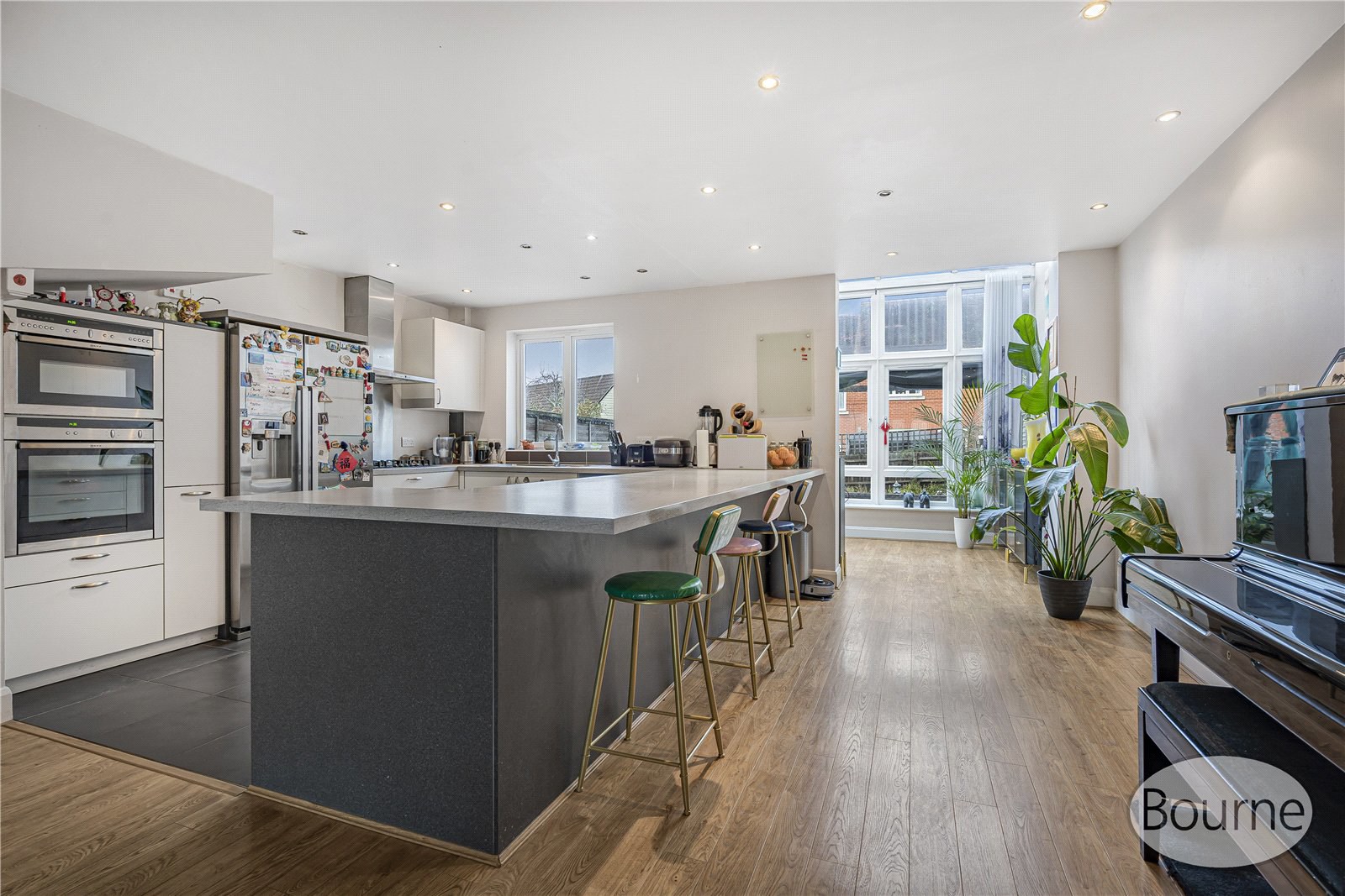 Henderson Avenue, Guildford, Surrey, GU2, photo 2