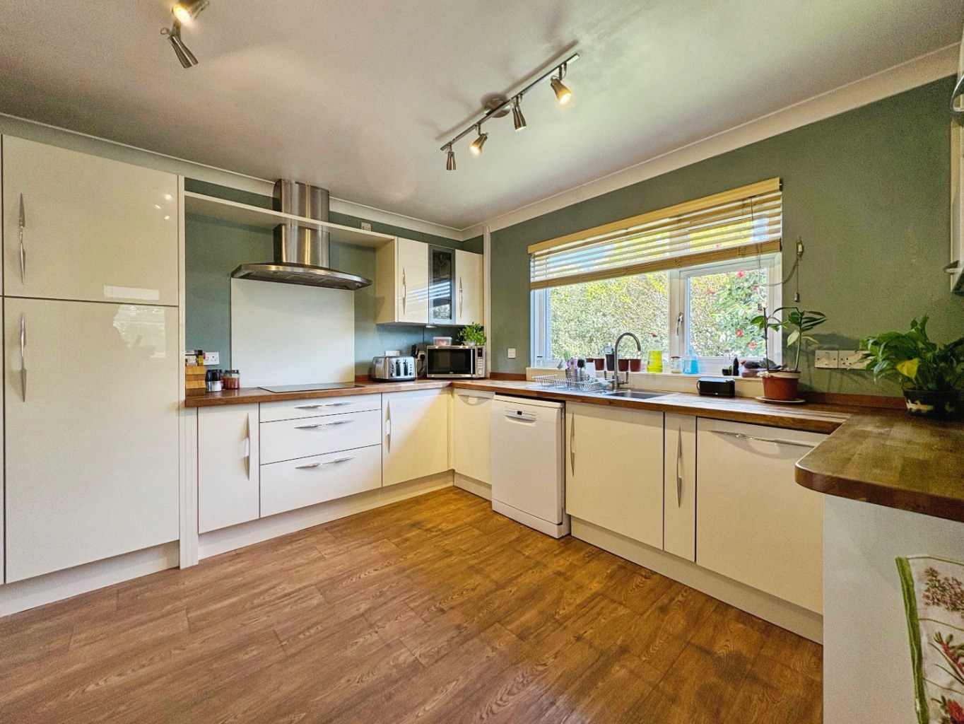 Leedstown, Bungalow set on a generous plot, photo 3