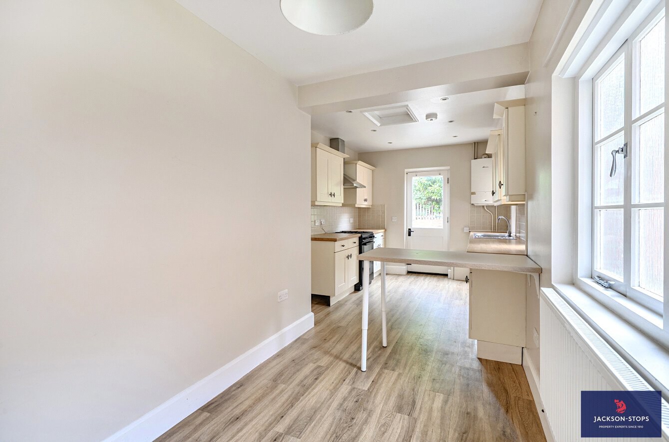 Dukes Cottages, Watling Street, Little Brickhill, Buckinghamshire, MK17, photo 5