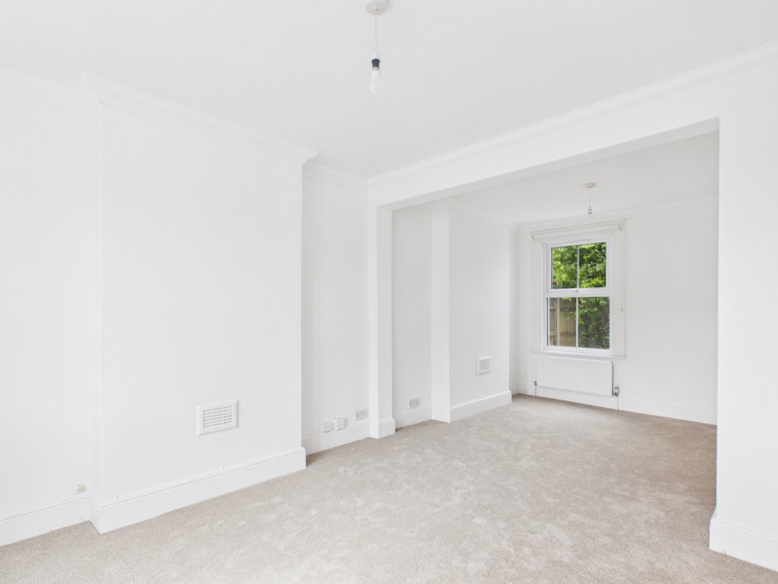 Chapel Park Road, Addlestone, Surrey, KT15, photo 2