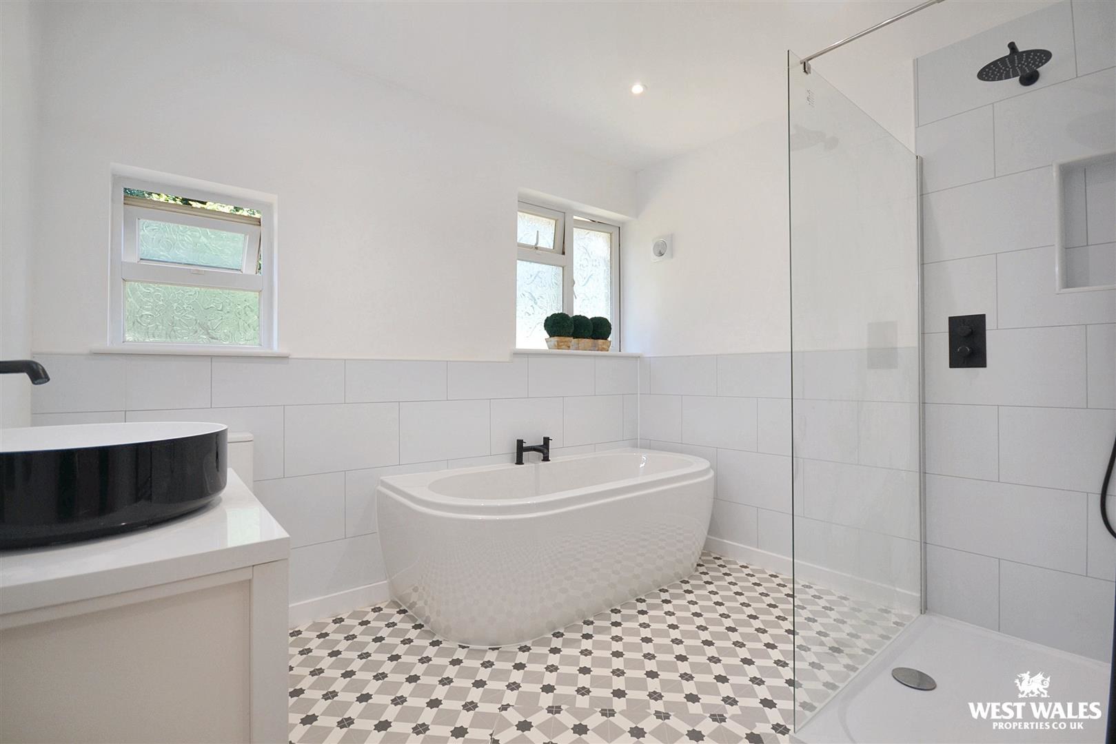 Hillside Close, Goodwick, photo 10