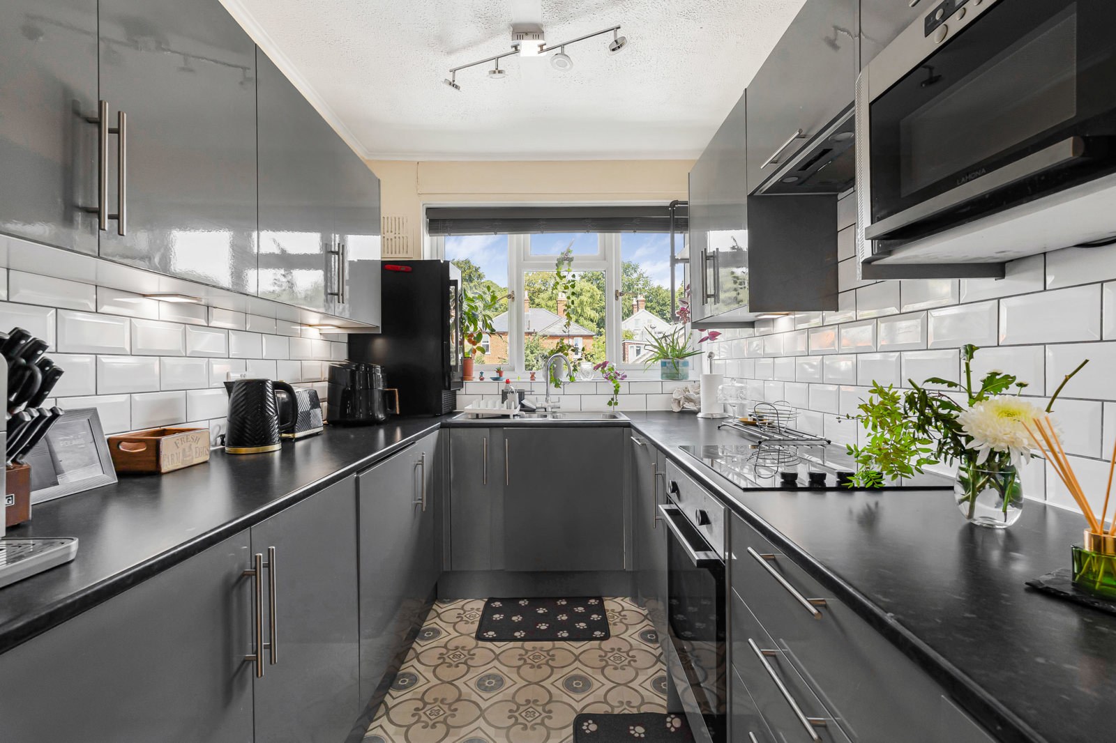 Sumner Road, Farnham, Surrey, GU9, photo 2