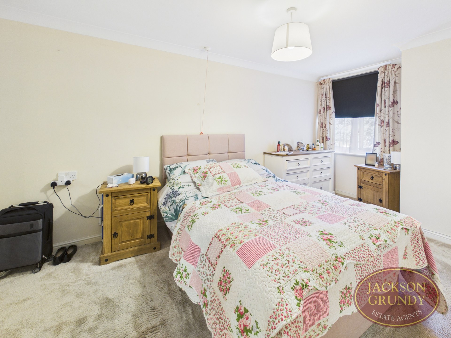 Harlestone Road, Northampton, NN5 7AF, photo 2