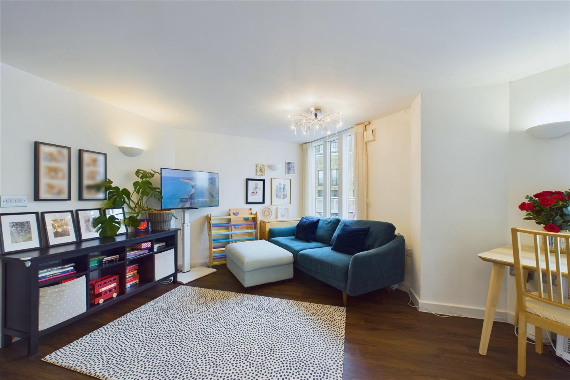 566, London, SE16 6RL