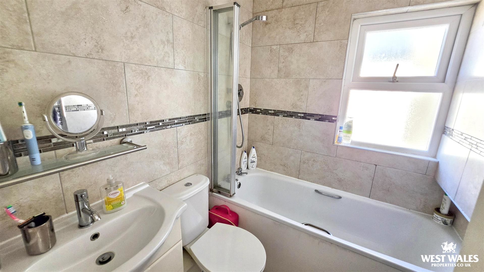 Wellington Road, Hakin, Milford Haven, photo 15