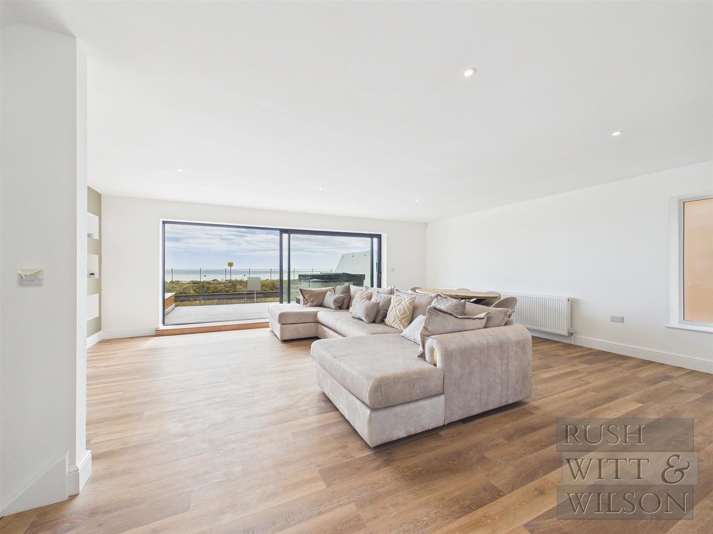 Amsterdam Way, St. Leonards-On-Sea, photo 3