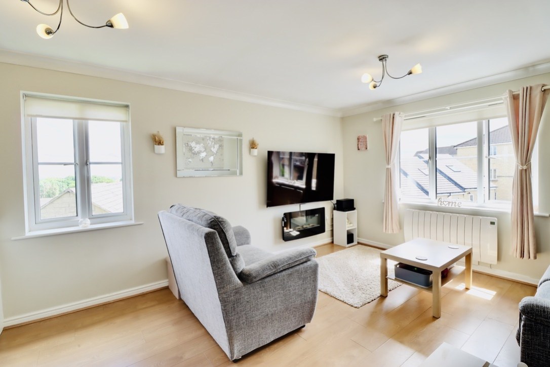 Yateholm Drive, Bradford, photo 11