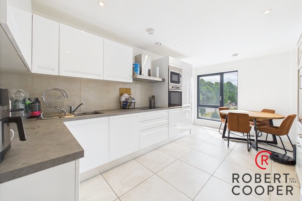 Eastcote Lane, Rayners Lane, HA2, photo 2