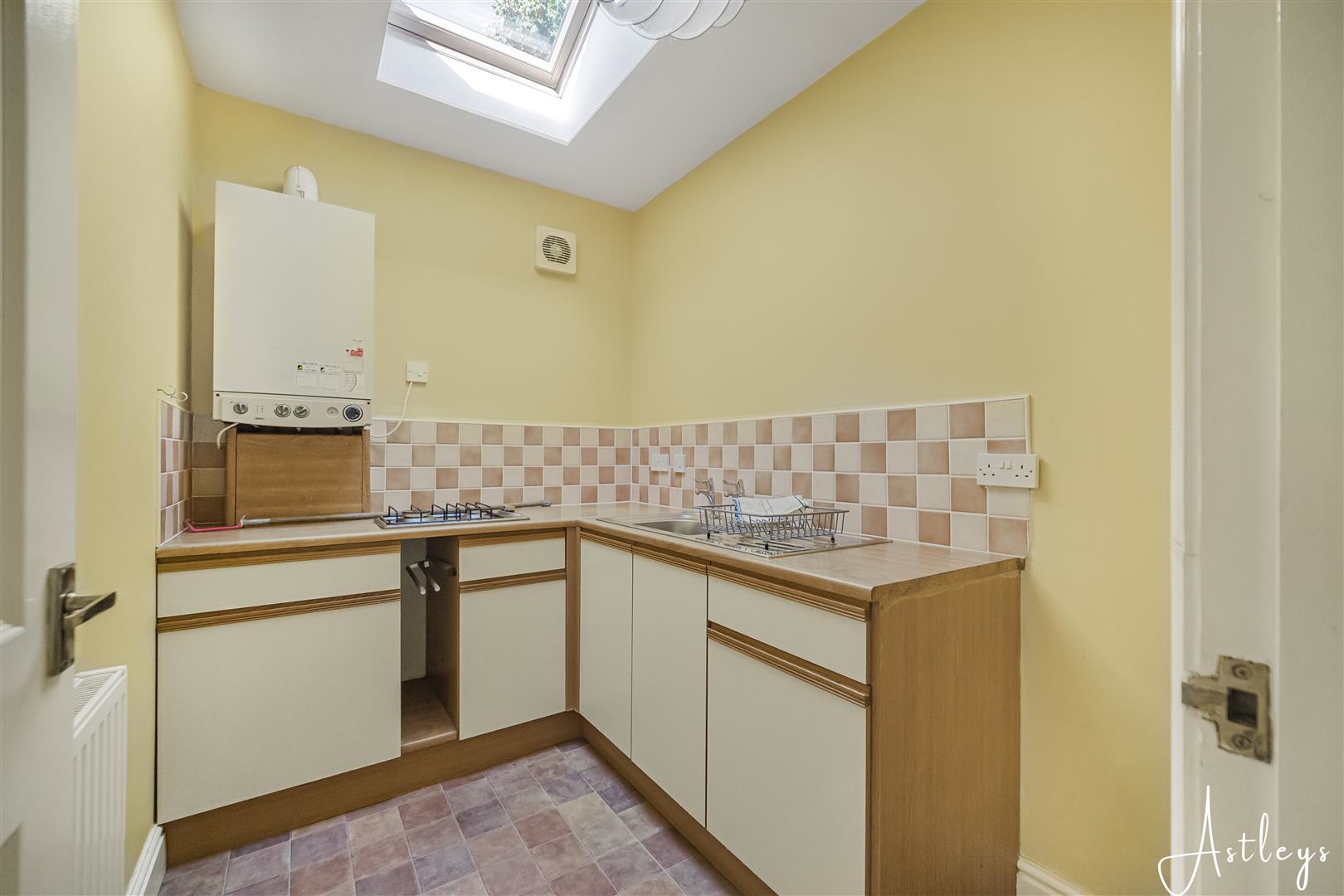Long Acre Court, Bishopston, Swansea, photo 19