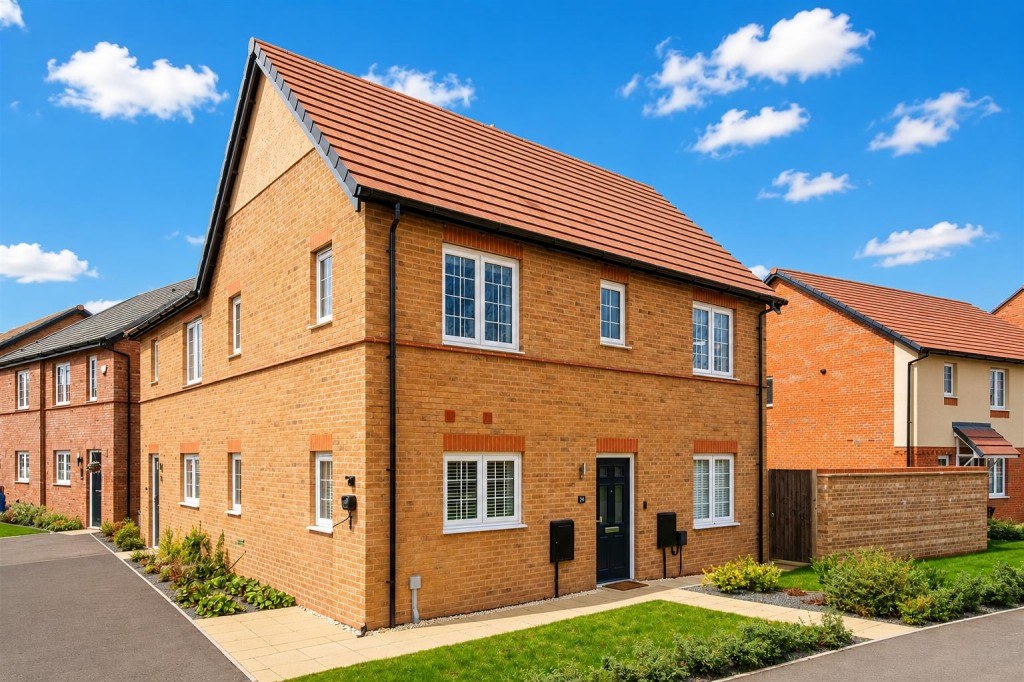 3 bed House - Semi-Detached Sold Steeplechase Way
