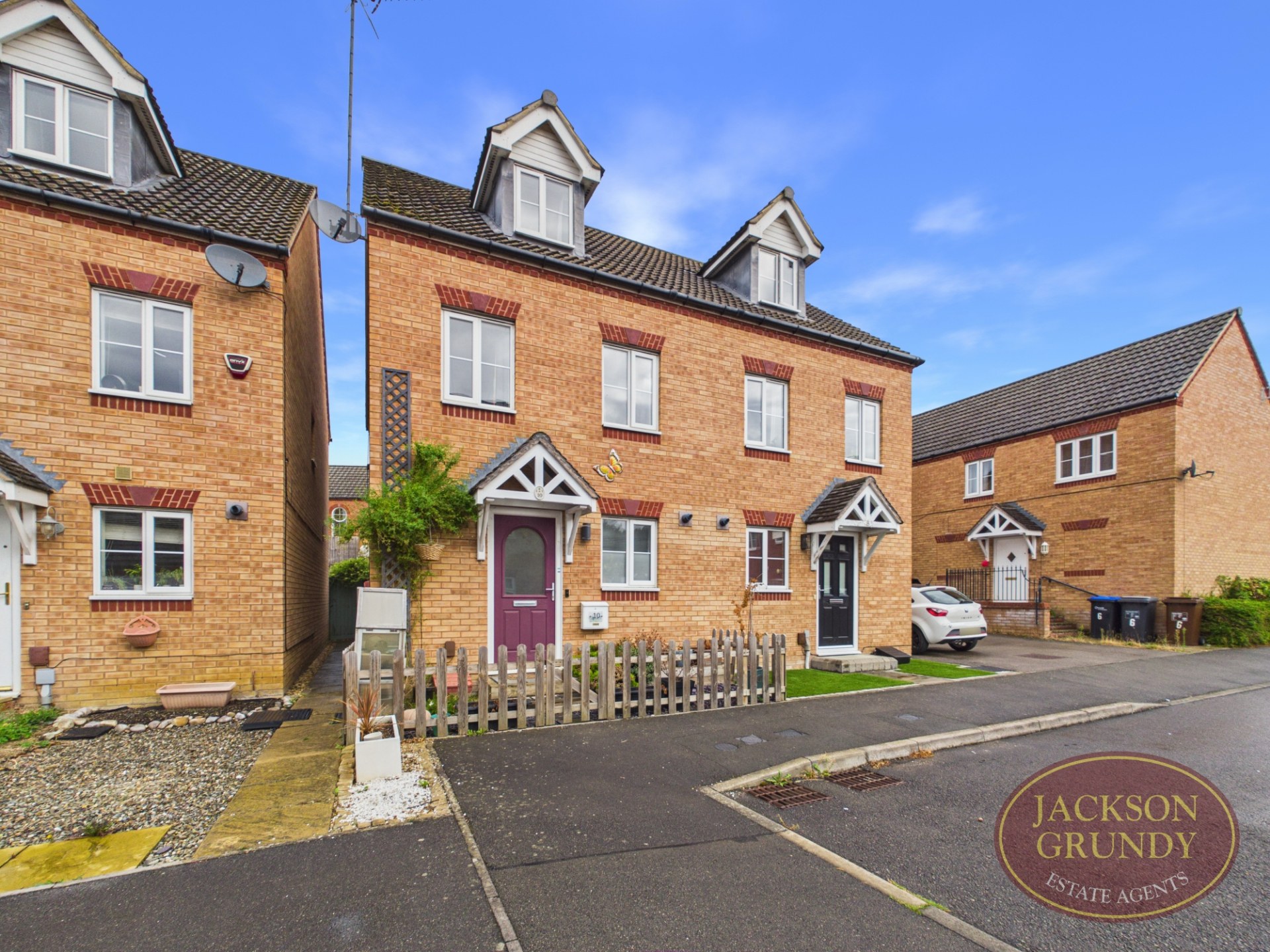 South Meadow Close, Northampton, NN5 4BP