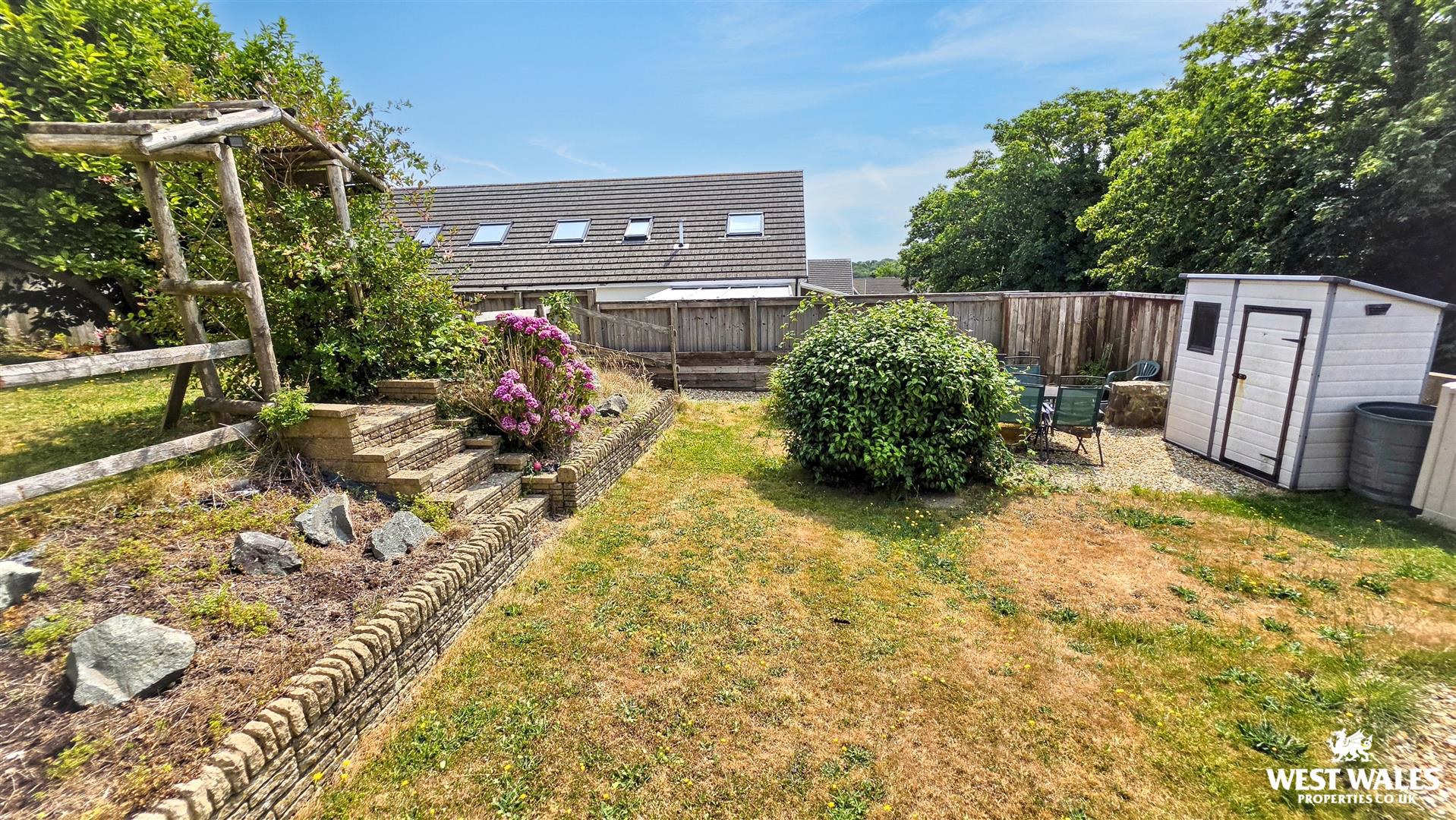 Woodlands Crescent, Milford Haven, photo 22